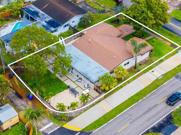 $850,000 | 1700 North 48th Avenue, Hollywood, FL 33021