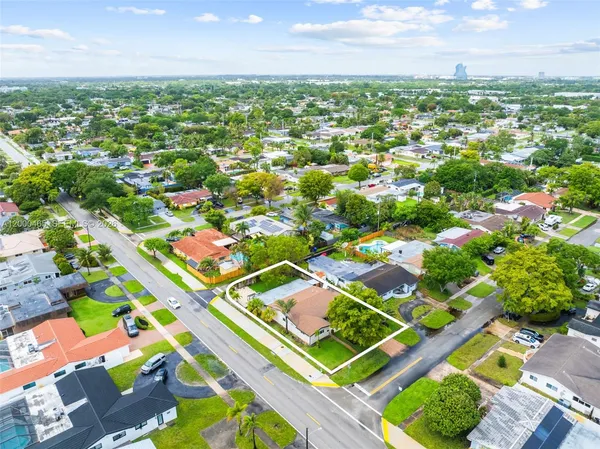 $850,000 | 1700 North 48th Avenue, Hollywood, FL 33021