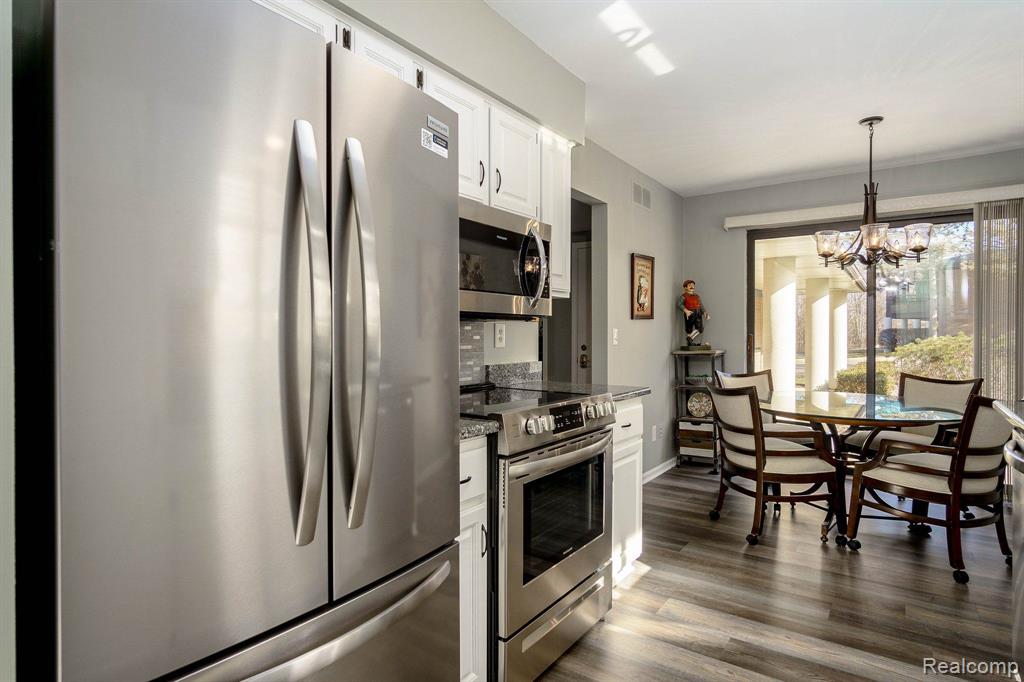 945 Wexford Way Rochester Hills, MI 48307 - Photo 9 of 26