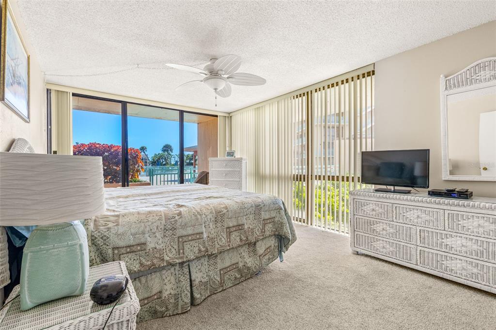 1 Key Capri, Unit 102E Treasure Island, FL 33706 - Photo 25 of 54