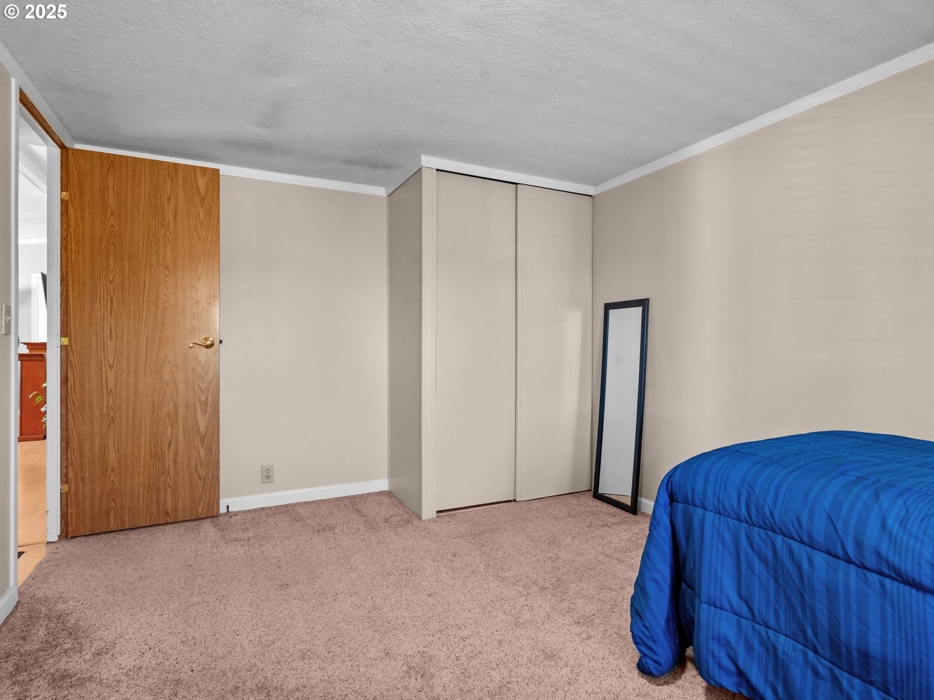 4355 Bren Loop Northeast Salem, OR 97305 - Photo 25 of 44 a view of livingroom with hallway