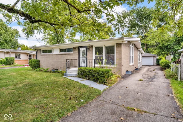 $255,000 | 1607 Elmhurst Drive, Indianapolis, IN 46219