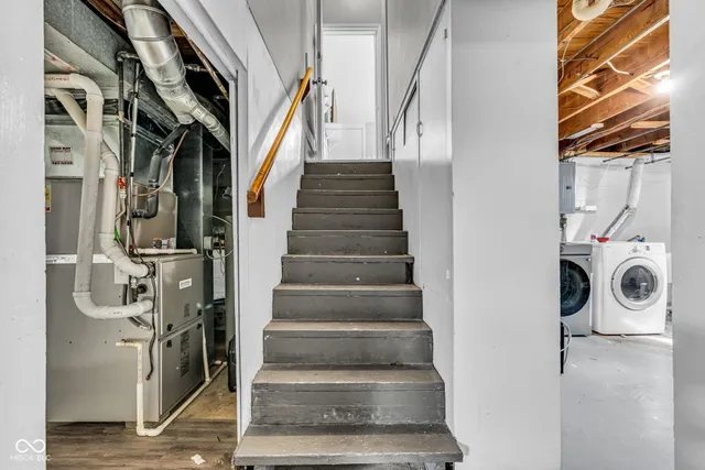 $255,000 | 1607 Elmhurst Drive, Indianapolis, IN 46219