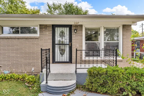 $235,000 | 1607 Elmhurst Drive, Indianapolis, IN 46219