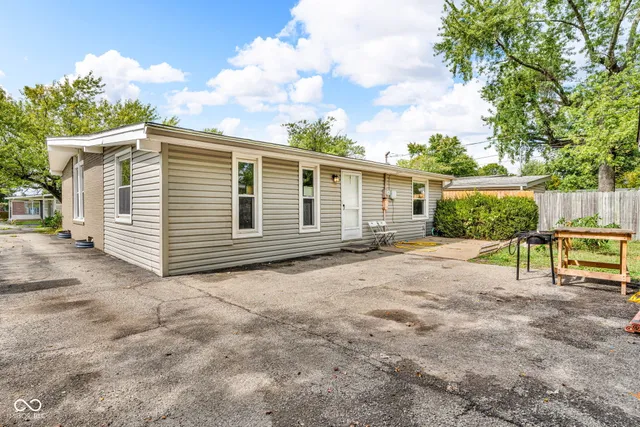 $255,000 | 1607 Elmhurst Drive, Indianapolis, IN 46219