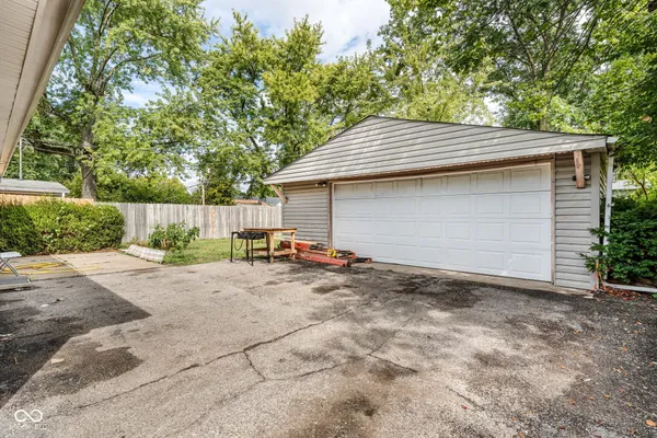 $235,000 | 1607 Elmhurst Drive, Indianapolis, IN 46219
