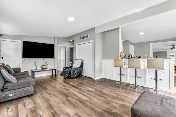 $235,000 | 1607 Elmhurst Drive, Indianapolis, IN 46219