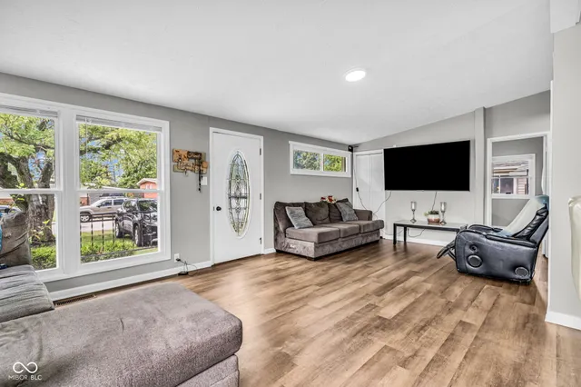 $255,000 | 1607 Elmhurst Drive, Indianapolis, IN 46219