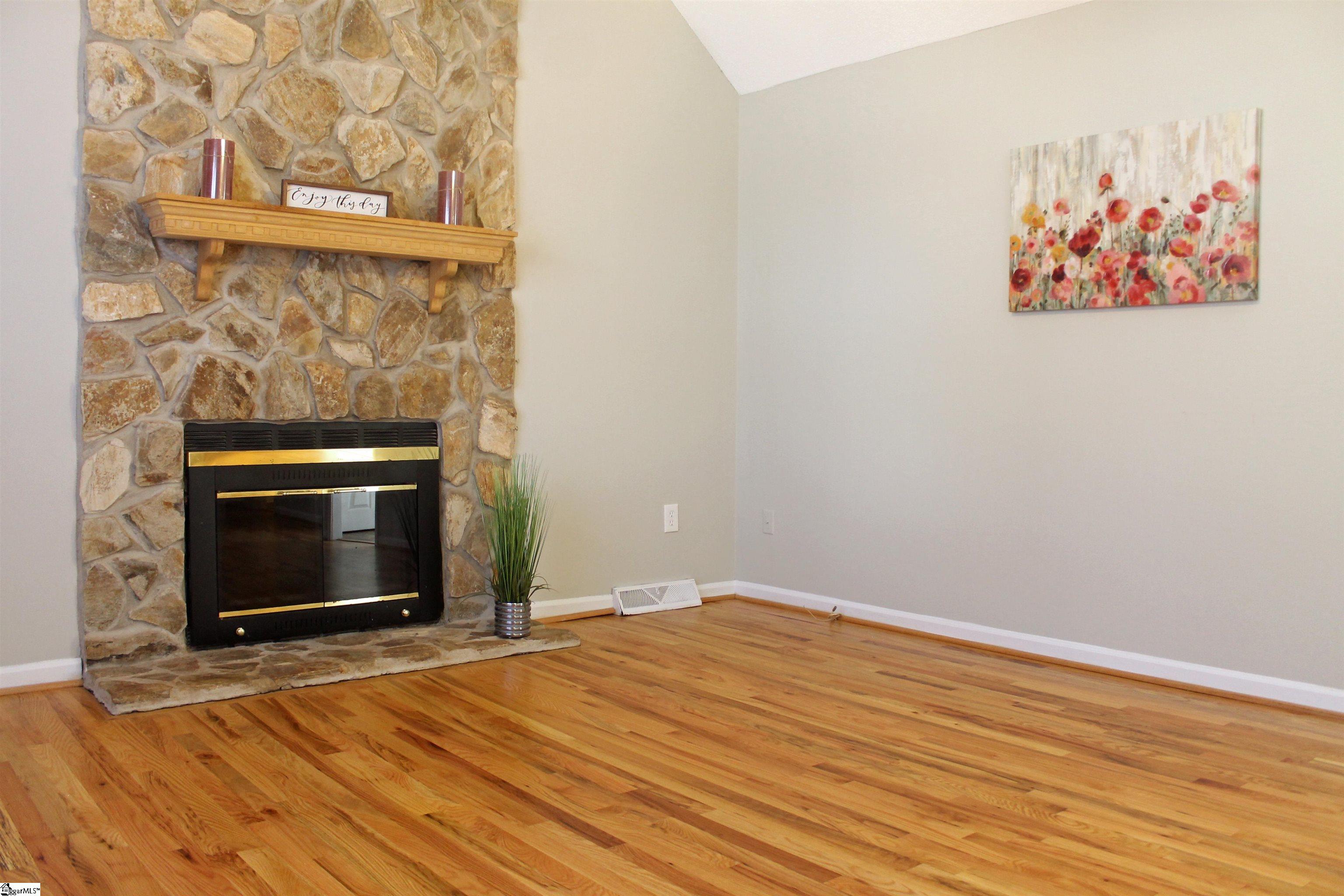 106 Saluda Ridge Greenville, SC 29611 - Photo 3 of 20 Gallery Image 3