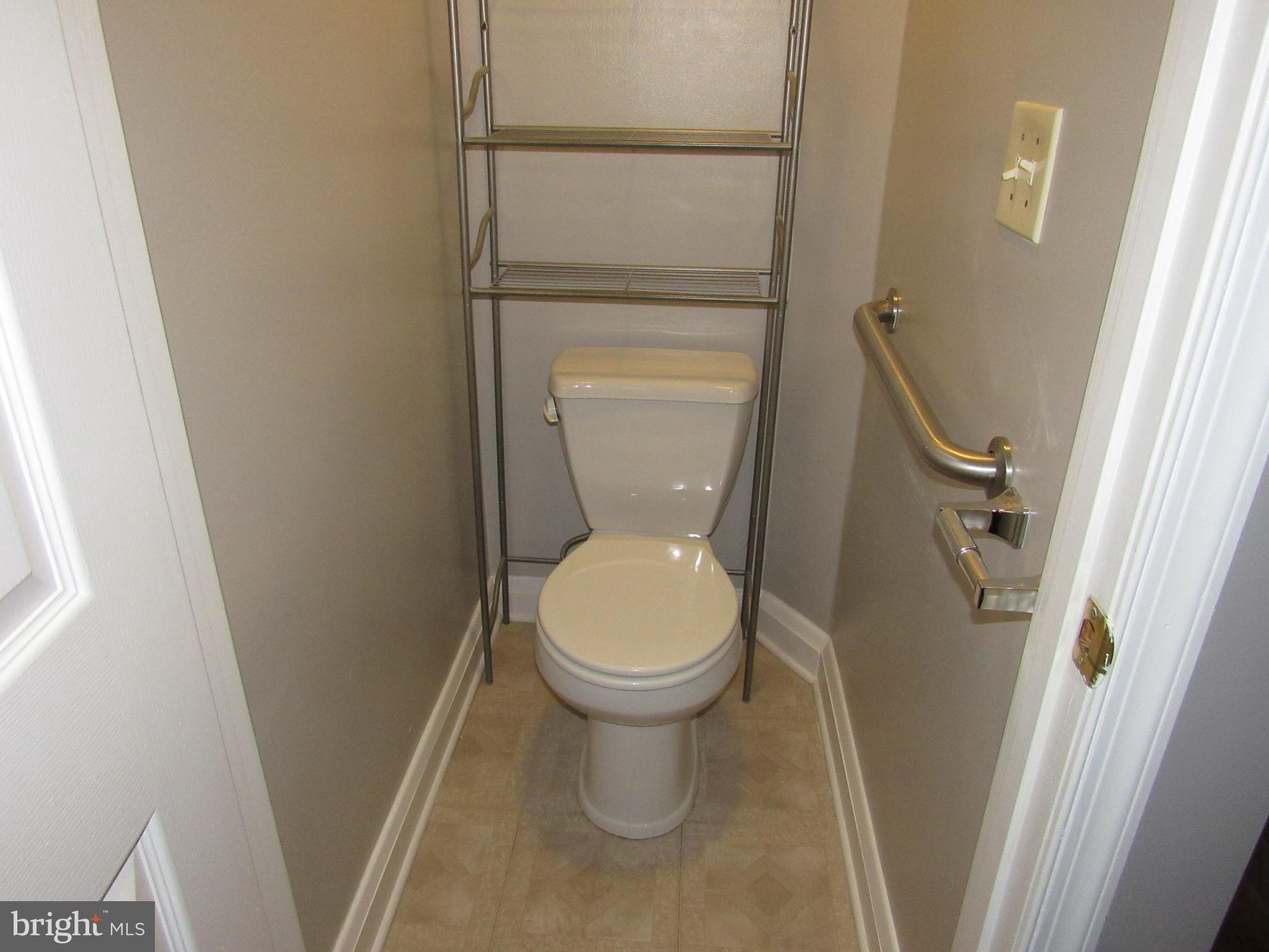 4150 Fallstaff Road Baltimore, MD 21215 - Photo 15 of 19 1st floor 1/2 bath