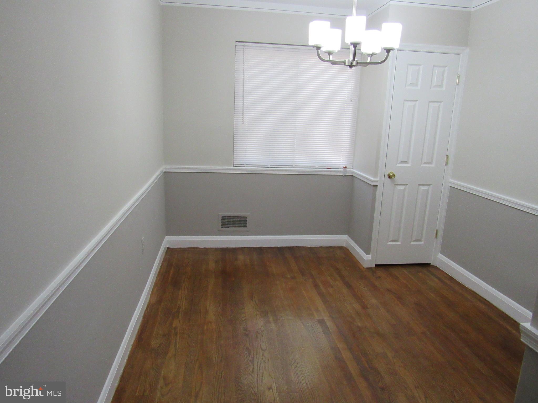 4150 Fallstaff Road Baltimore, MD 21215 - Photo 5 of 19 Dining Room