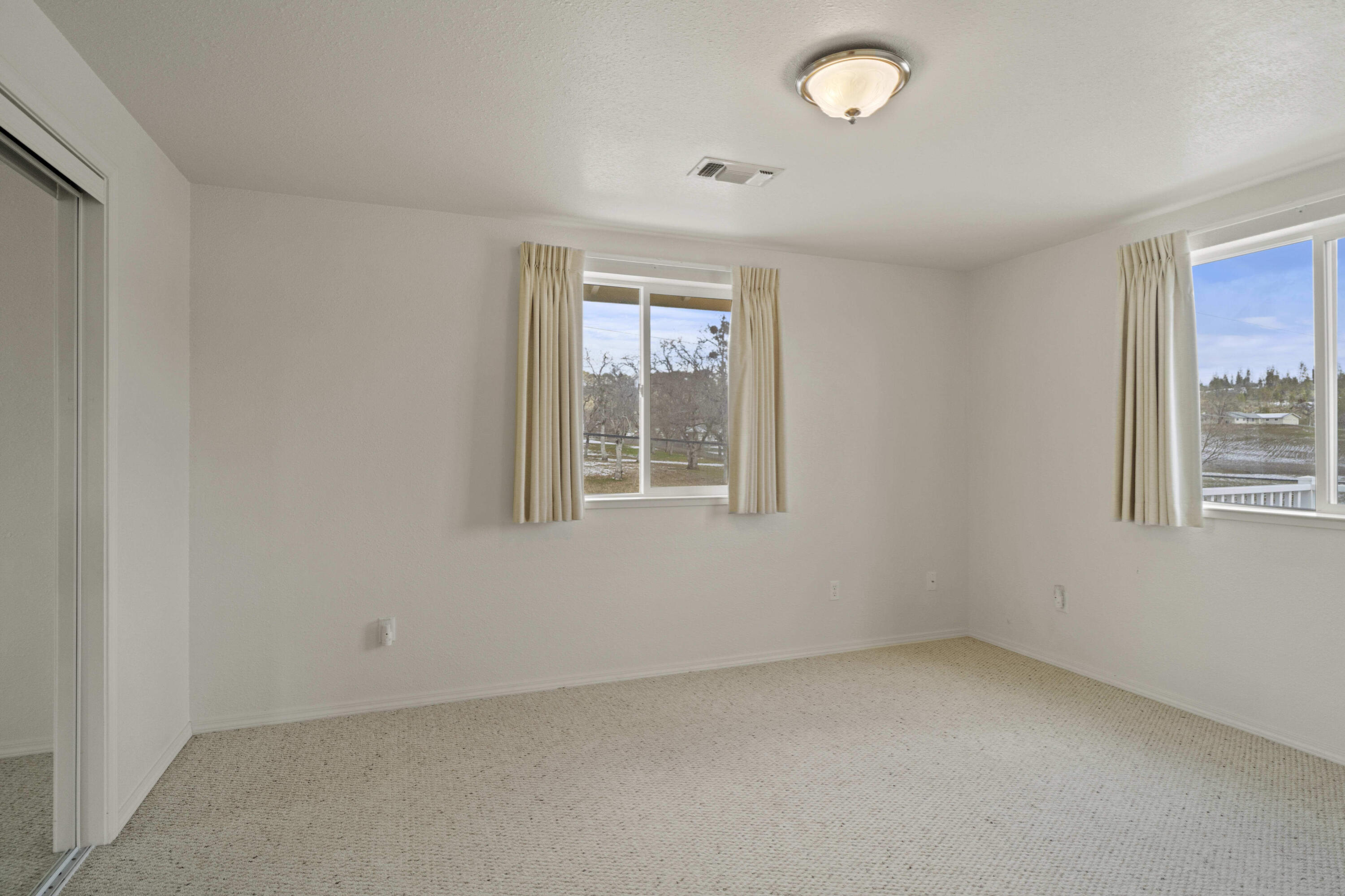 4264 Beagle Road White City, OR 97503 - Photo 27 of 41 Image 27
