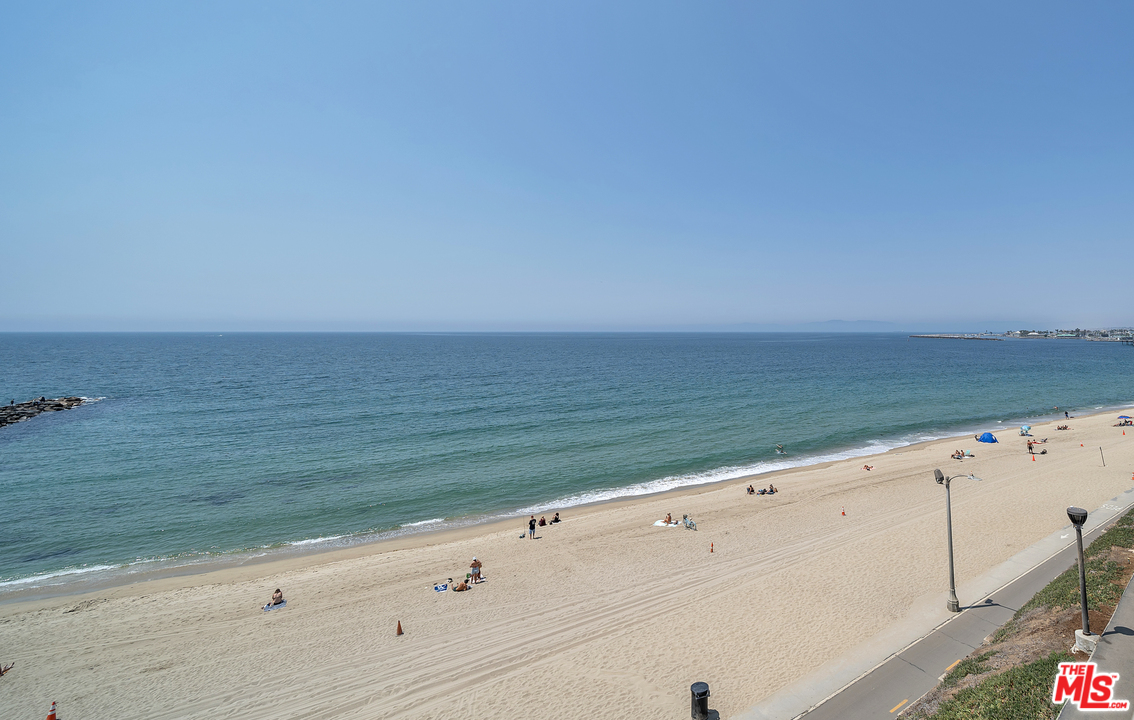 615 Esplanade, Unit 401 Redondo Beach, CA 90277 - Photo 4 of 19 a view of an ocean beach