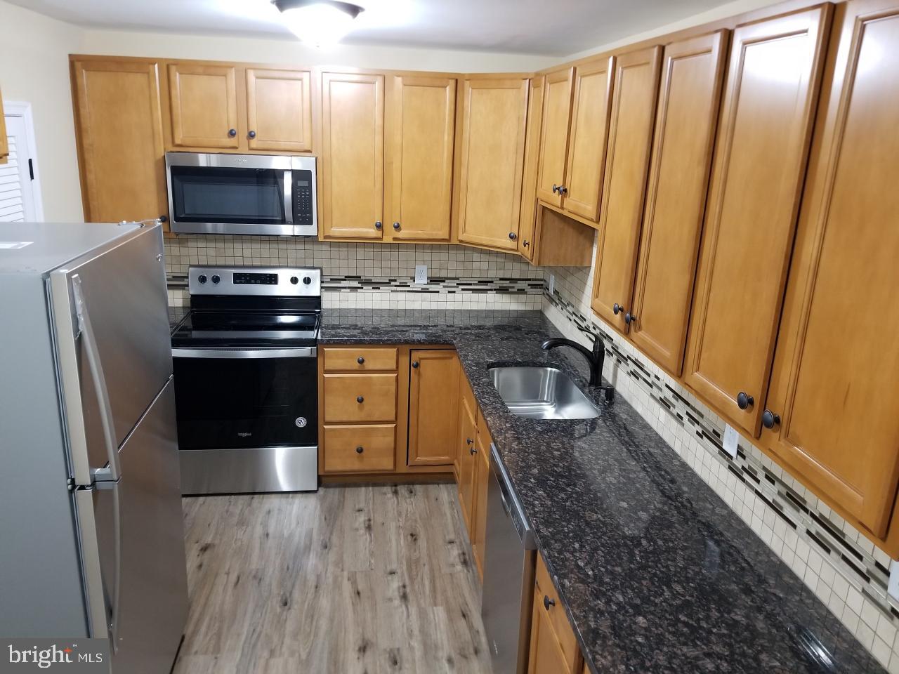 212 Woodbrook Road Dover, DE 19901 - Photo 4 of 19 Granite Counters