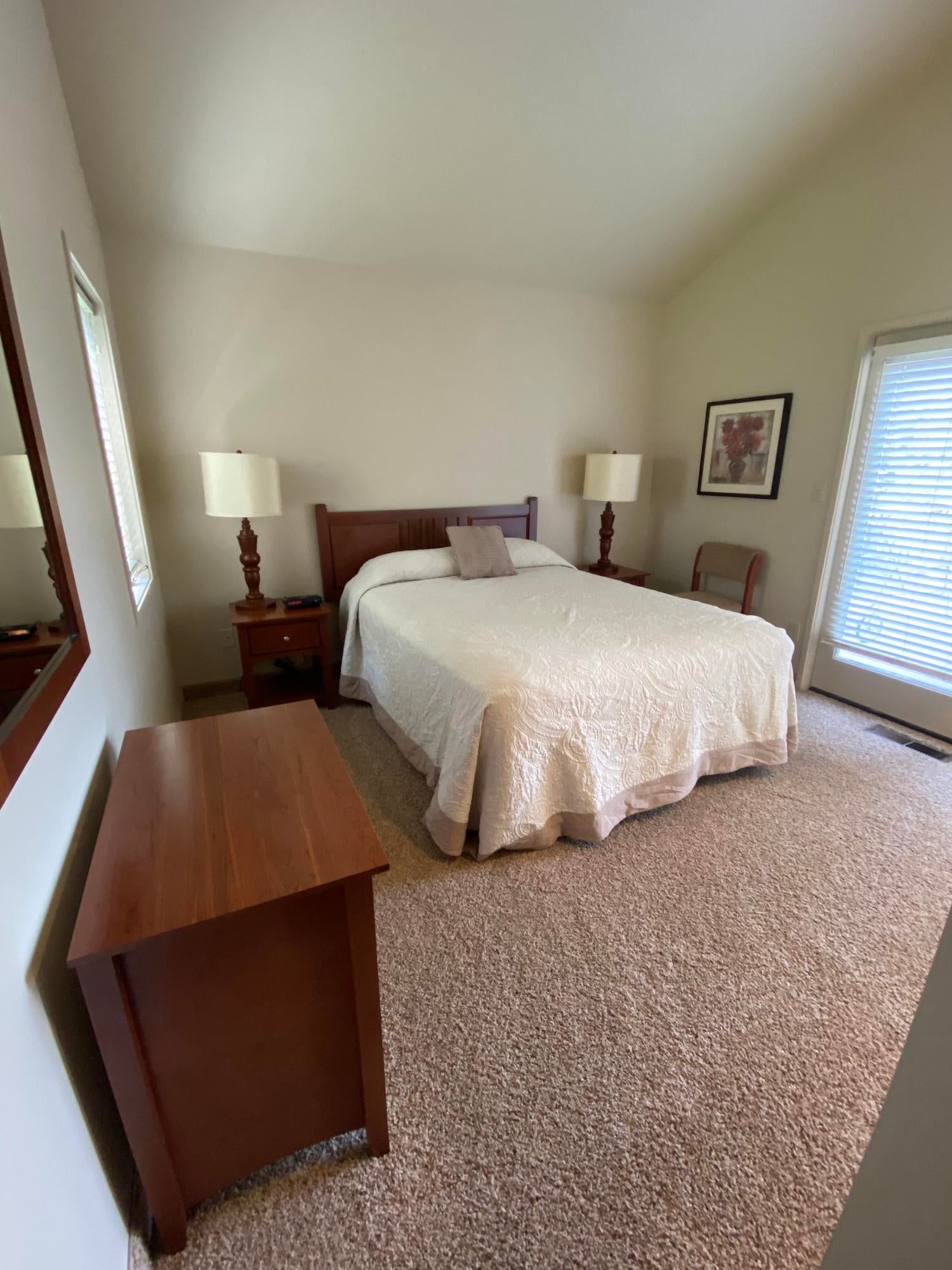1904 Redtail Hawk Drive, Unit RV49A Redmond, OR 97756 - Photo 10 of 22 IMG_2849