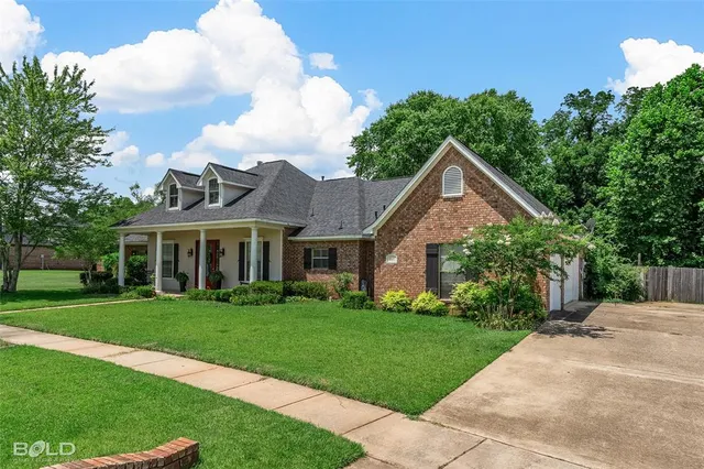 $399,999 | 207 Welham Trace, Bossier City, LA 71112
