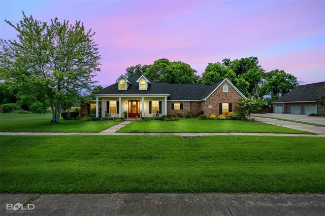 $399,999 | 207 Welham Trace, Bossier City, LA 71112