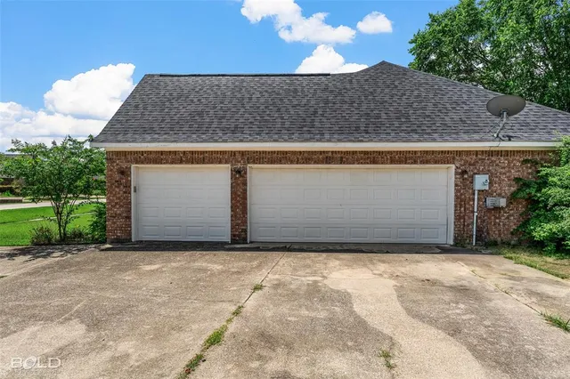 $399,999 | 207 Welham Trace, Bossier City, LA 71112