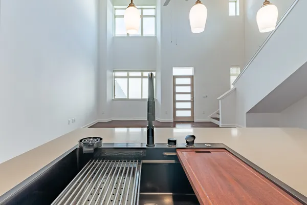 $2,295 | 6700 Menchaca Road, Unit 20, Austin, TX 78745