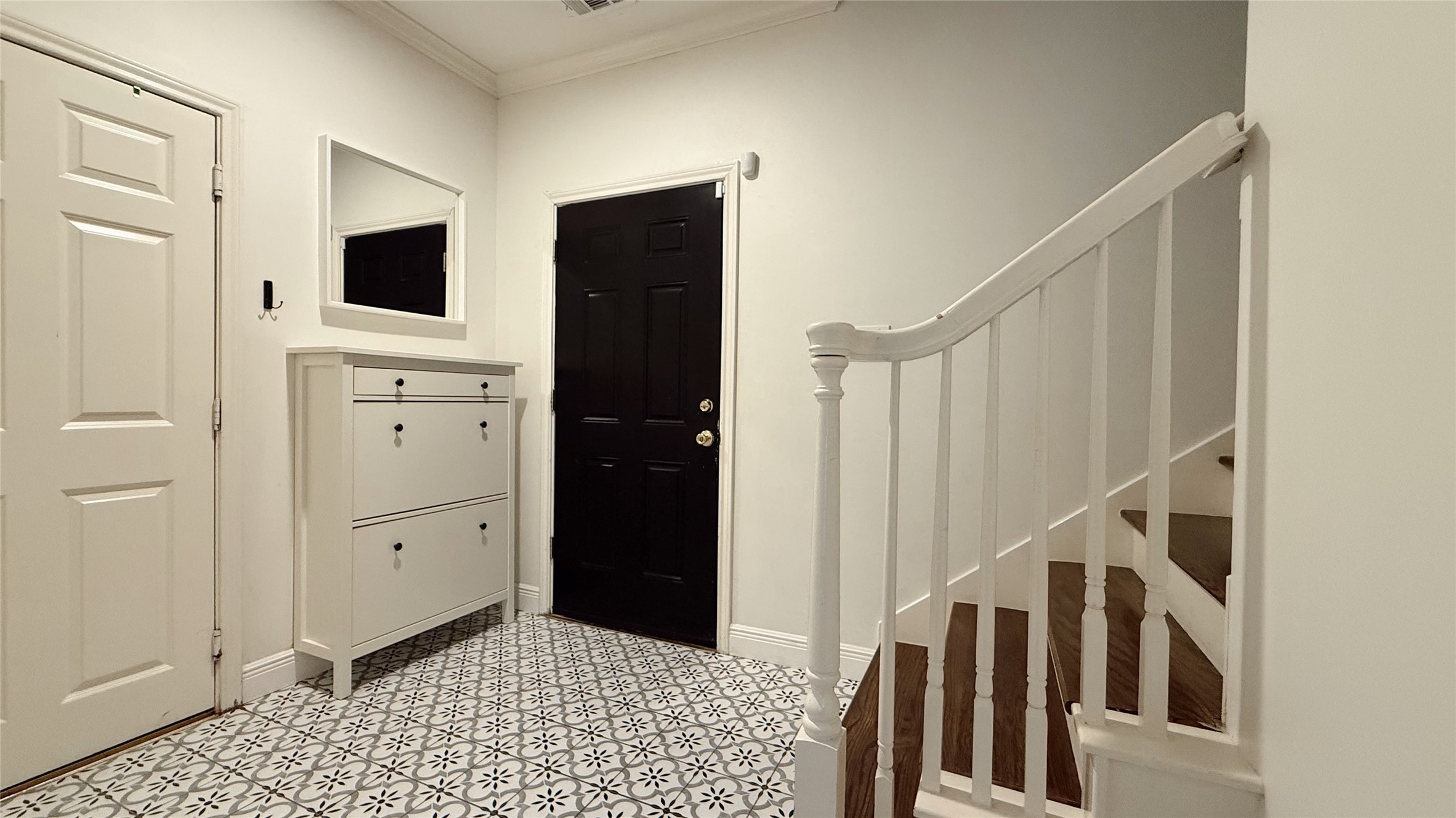 1107 Marconi Street, Unit B Houston, TX 77019 - Photo 3 of 9