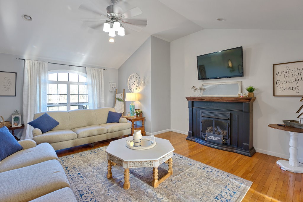 3261 Highway 41 Pelham, TN 37366 - Photo 5 of 36