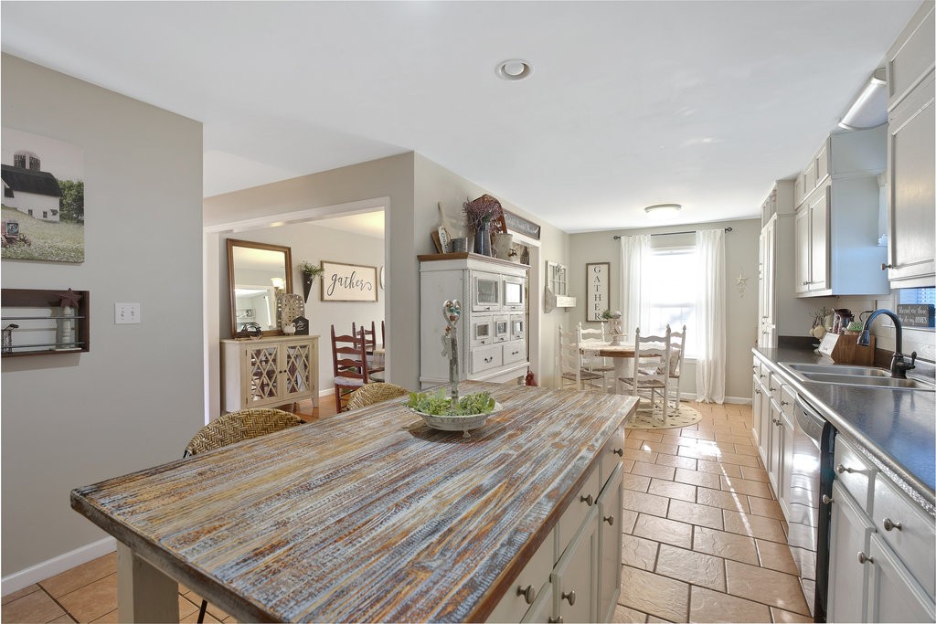 3261 Highway 41 Pelham, TN 37366 - Photo 9 of 36