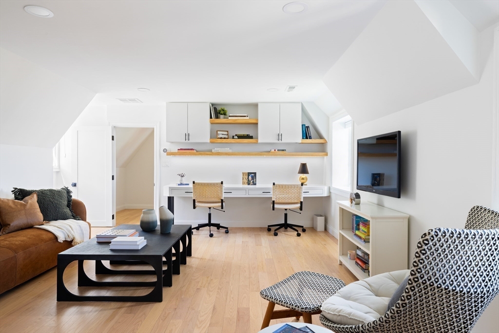 124 Chestnut Hill Road Newton, MA 02467 - Photo 20 of 27