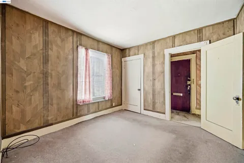 $299,000 | 10737 Pearmain Street, Oakland, CA 94603