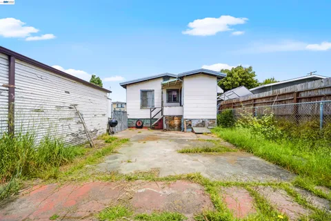 $299,000 | 10737 Pearmain Street, Oakland, CA 94603