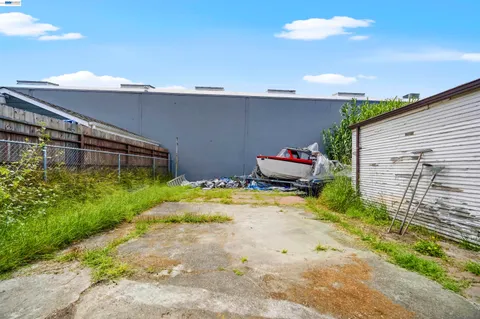 $299,000 | 10737 Pearmain Street, Oakland, CA 94603