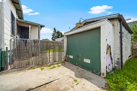 $299,000 | 10737 Pearmain Street, Oakland, CA 94603