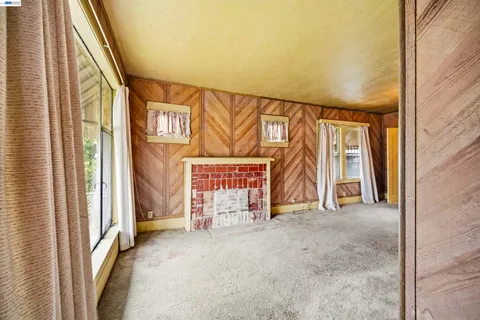 $299,000 | 10737 Pearmain Street, Oakland, CA 94603