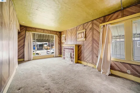 $299,000 | 10737 Pearmain Street, Oakland, CA 94603