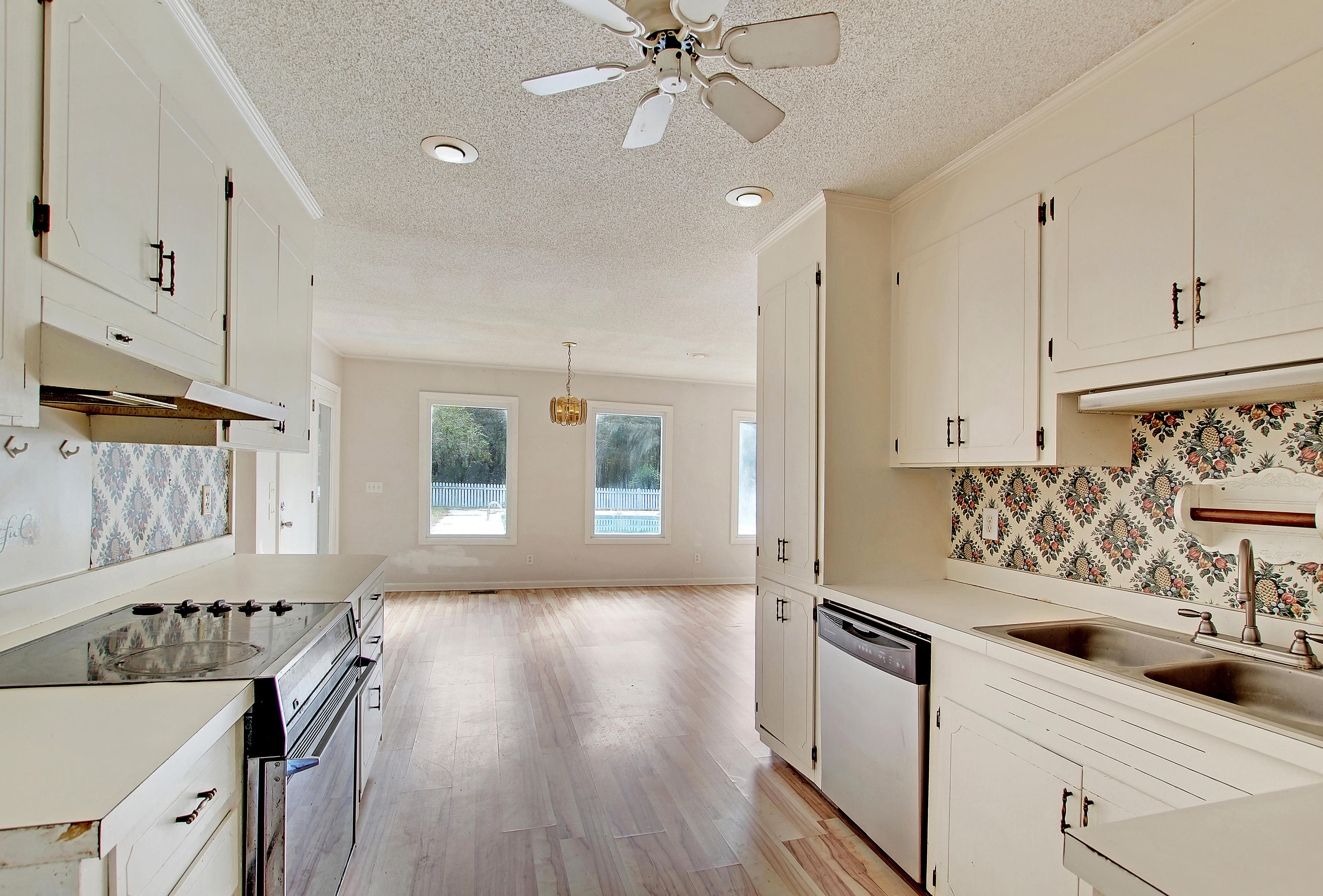 1867 Academy Road Walterboro, SC 29488 - Photo 5 of 28 IMG_3781_IMG_3788 copy