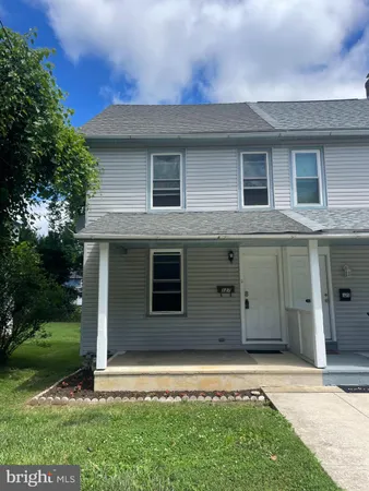 $1,750 | 127 Edgehill Avenue, Unit 5, West Grove, PA 19390