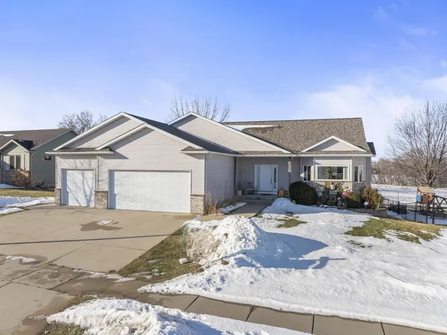 $559,900 | 701 9th Avenue Northwest, Byron, MN 55920