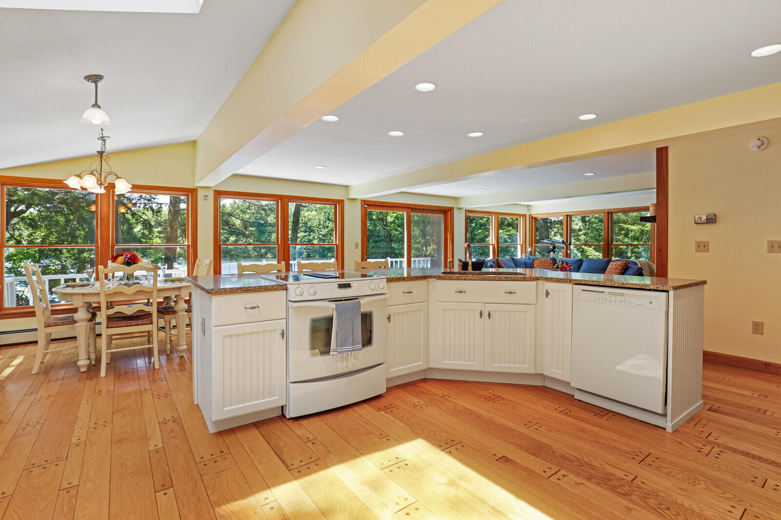 131 Peninsula Drive Rome, ME 04963 - Photo 29 of 88 KITCHEN
