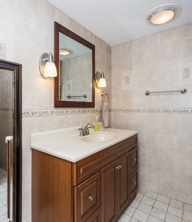 35 Flower Street Springfield, MA 01118 - Photo 14 of 30