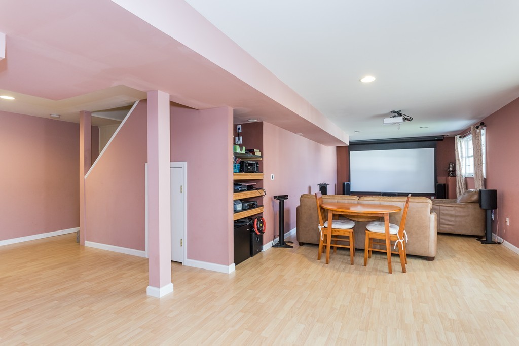 35 Flower Street Springfield, MA 01118 - Photo 22 of 30