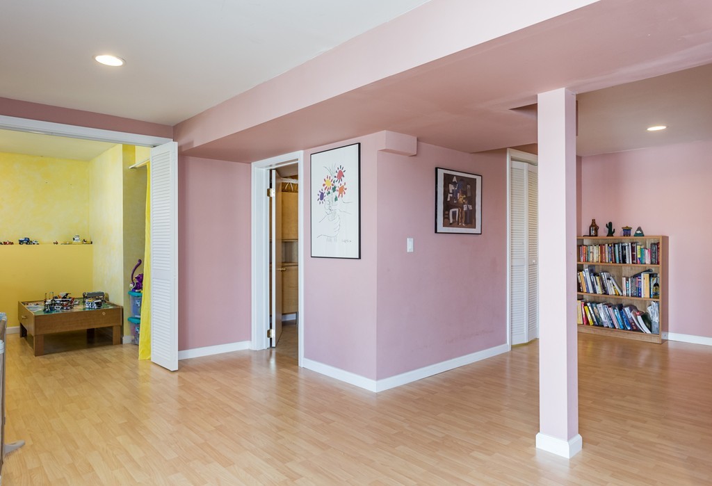 35 Flower Street Springfield, MA 01118 - Photo 23 of 30