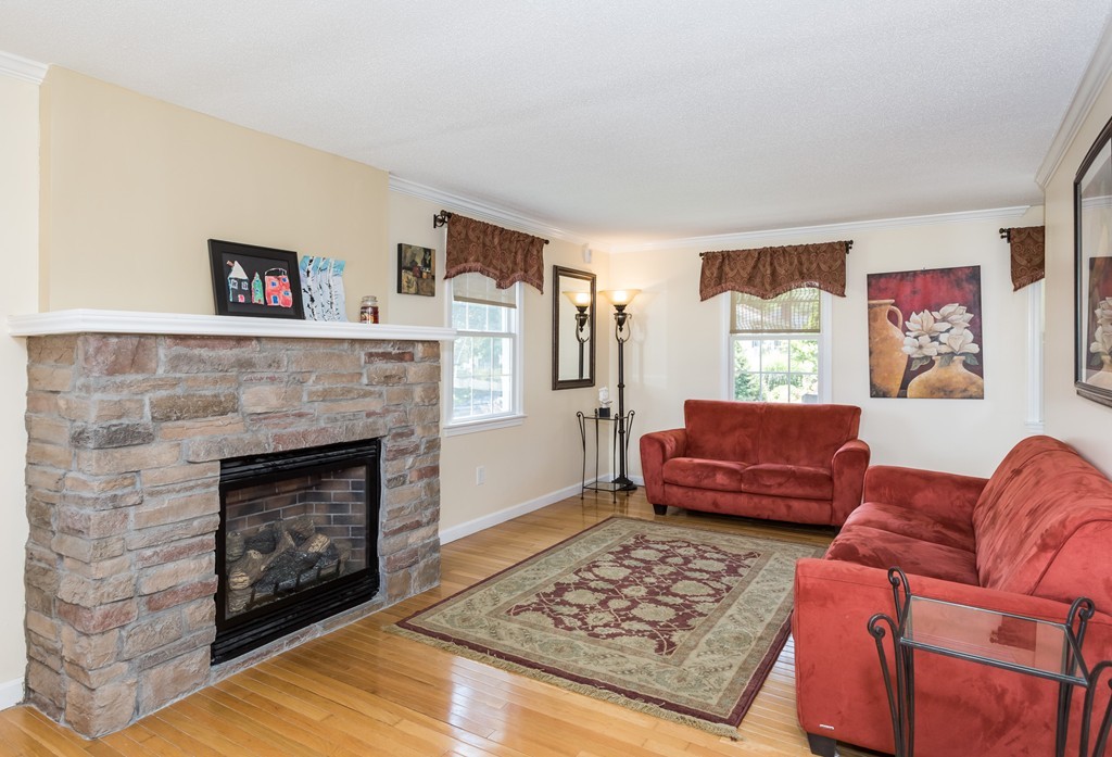 35 Flower Street Springfield, MA 01118 - Photo 4 of 30