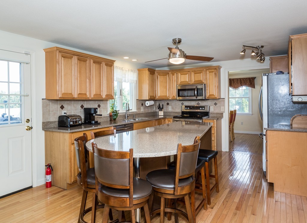 35 Flower Street Springfield, MA 01118 - Photo 9 of 30