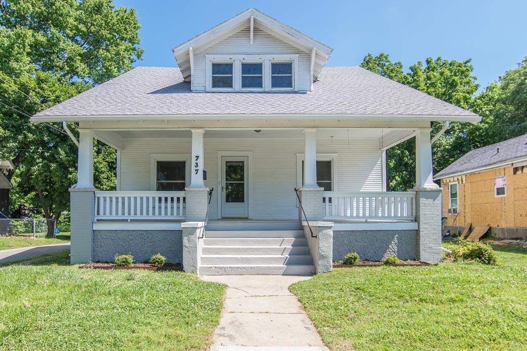737 West Pershing Street Springfield, MO 65806 - Photo 1 of 1 Pershing-32
