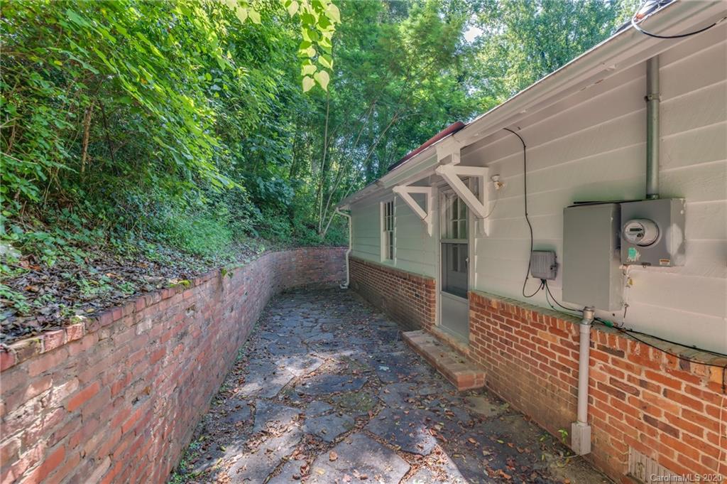 120 Long Branch Lane Tryon, NC 28782 - Photo 9 of 40 Gallery Image 9