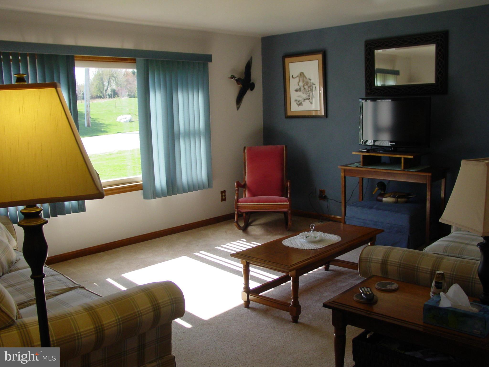 1850 Deer Park Road Finksburg, MD 21048 - Photo 4 of 28 Living Room