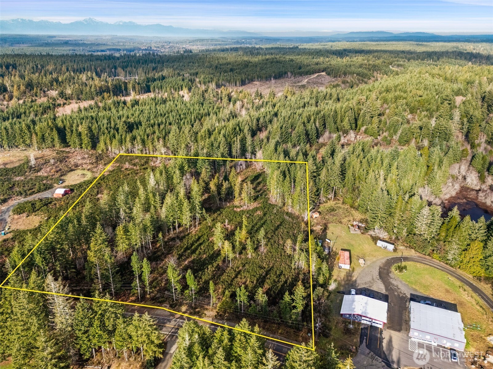 5 East Pickering Road Shelton, WA 98584 - Photo 6 of 14 a view of a city