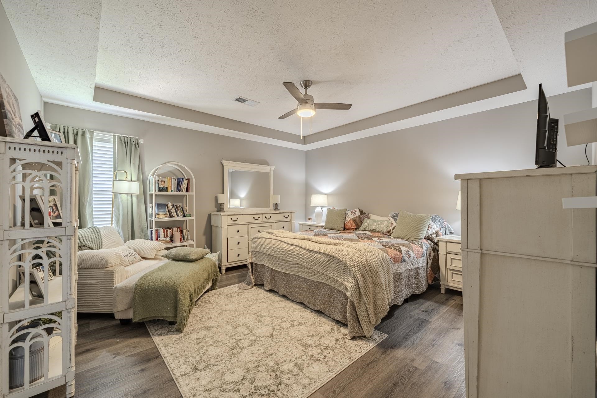 50 Perry Place Savannah, TN 38372 - Photo 19 of 38 a bedroom with a bed and a couch