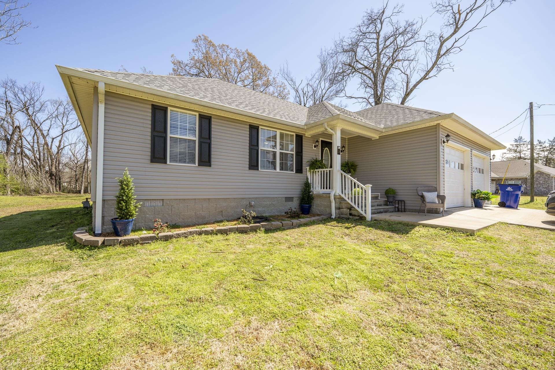 50 Perry Place Savannah, TN 38372 - Photo 38 of 38 a view of a house with a yard