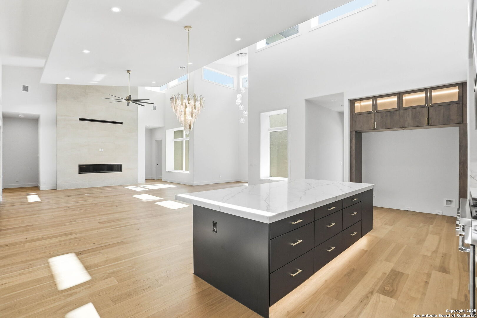 15 Wellesley Loop Shavano Park, TX 78231 - Photo 11 of 48 a bathroom with a sink mirror and a shower