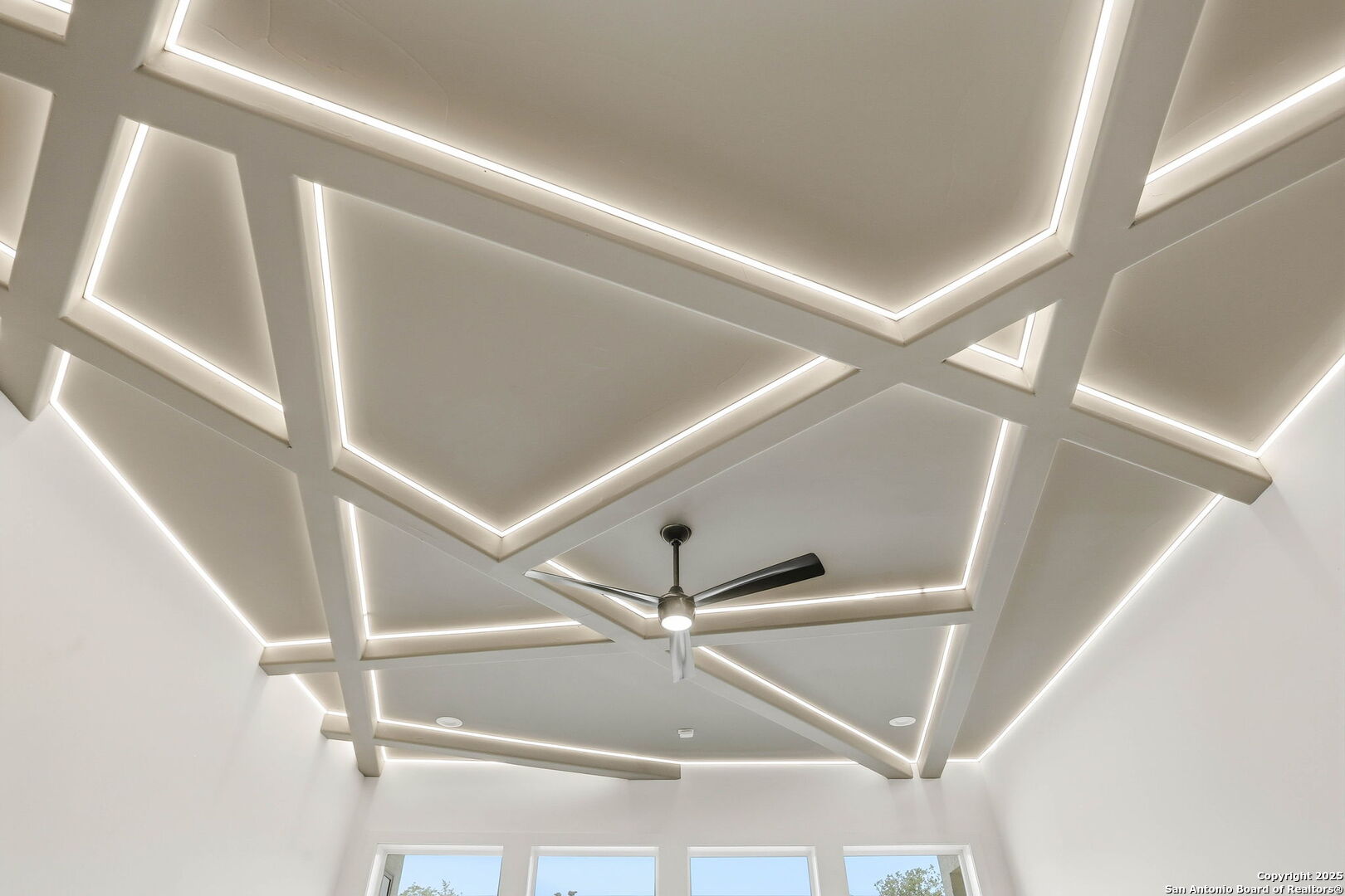 15 Wellesley Loop Shavano Park, TX 78231 - Photo 17 of 48 a view of an empty room